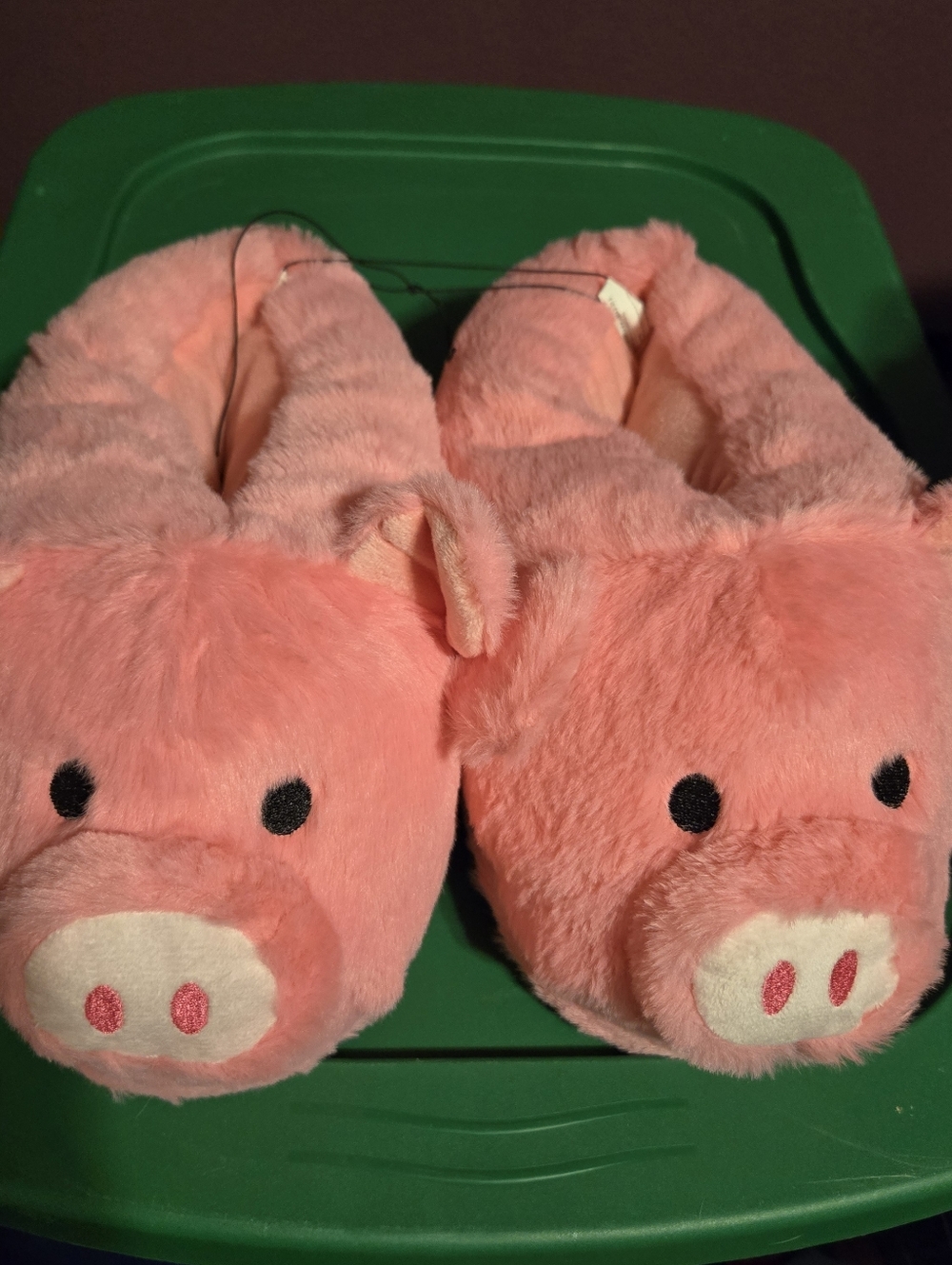 9/10 Pig slippers NWOT